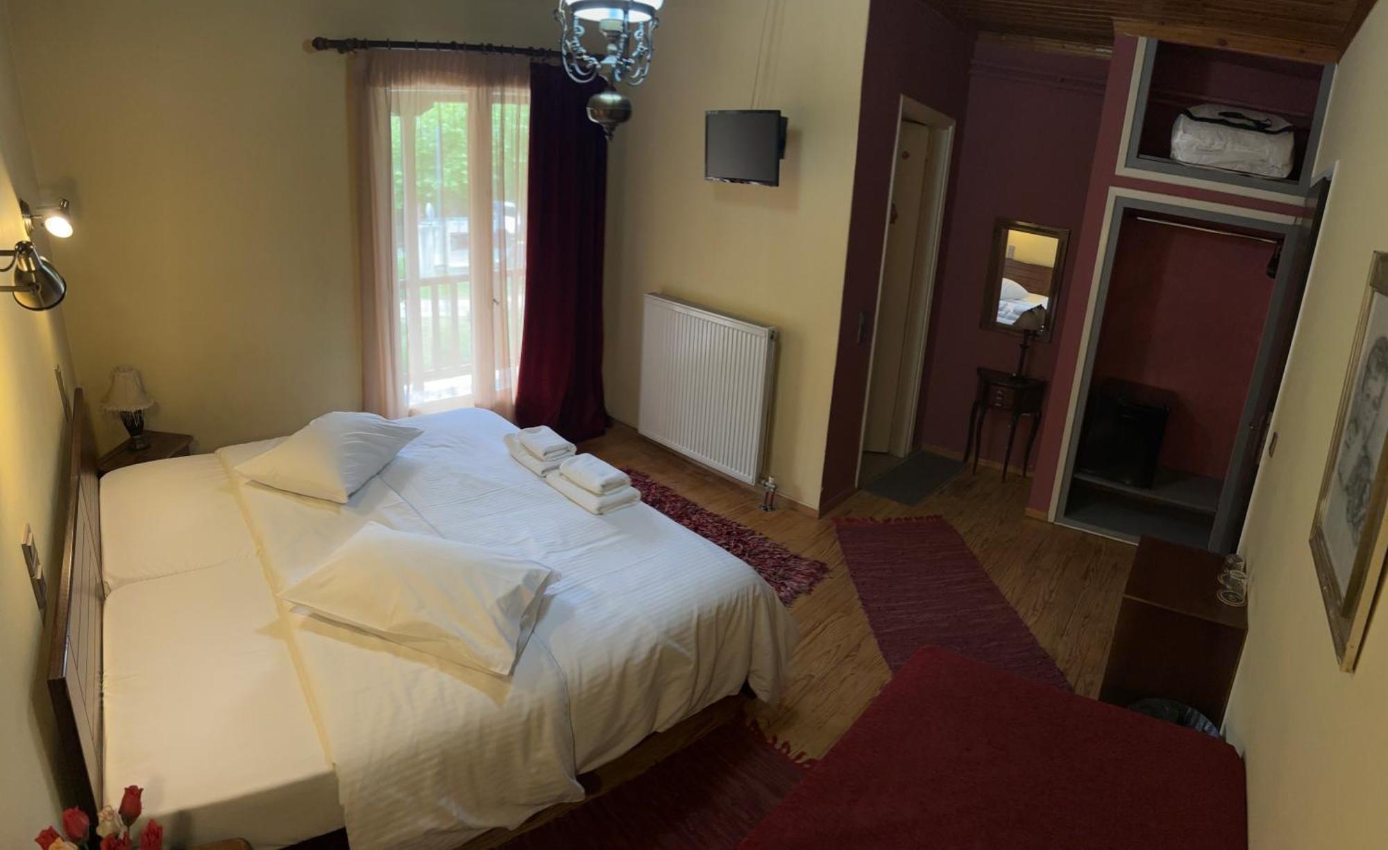 Guesthouse Sinoi Vitina Luaran gambar